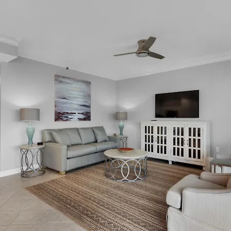 Tops'L Tides Destin Room photo