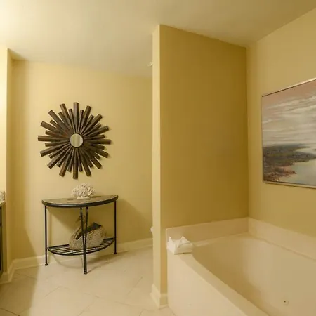 Tops'L Tides Destin Room photo